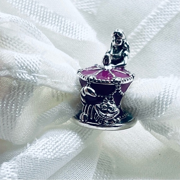 🎂 NWOT Alice & Cheshire Cat Birthday Cake Charm – Alice in Wonderland ✨ - Picture 1 of 13